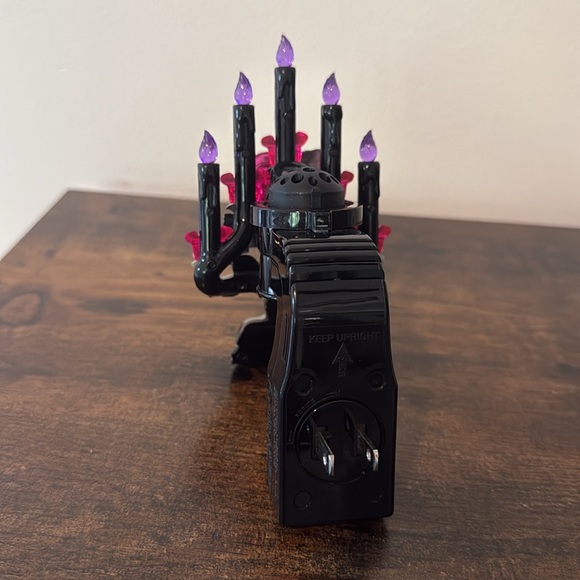 Bath & Body Works Creepy Candelabra Halloween Wallflower Plug In Light - Picture 5 of 6